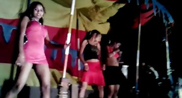 sex nezuko Brunette thủ dâm trước mặt phim sex ngoại tình người lái xe.