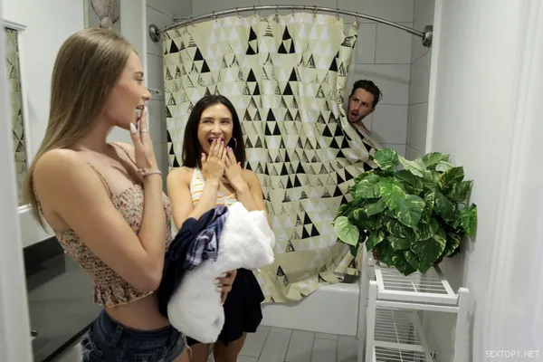 hiền hồ sex Hai đứa em gái cùng cha khác mẹ lắm trò